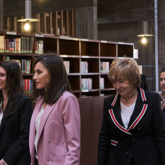 La reine Letizia d'Espagne et la ministre Irene Montero lors d'une réunion de travail avec APRAMP (Association pour la prévention, la réiserisation et les soins des femmes protestantes) à Madrid, Espagne, le 6 mars 2020. © Antonio Navia/Panoramic/Bestimage