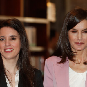 La reine Letizia d'Espagne et la ministre Irene Montero lors d'une réunion de travail avec APRAMP (Association pour la prévention, la réiserisation et les soins des femmes protestantes) à Madrid, Espagne, le 6 mars 2020.