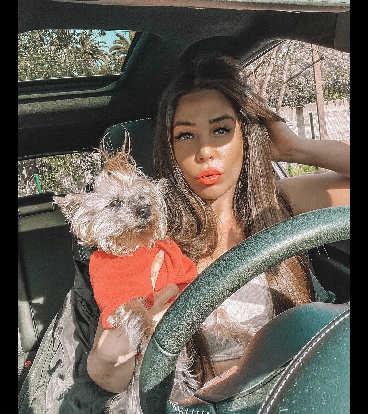 Photo : Kim Glow avec son chien sur Instagram, le 31 janvier 2020 -  Purepeople