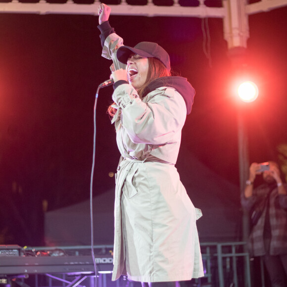Amel Bent - Concert de cloture de la marche contre les violences sexistes et sexuelles (marche organisée par le collectif NousToutes), Place de la Nation à Paris le 23 Novembre 2019. © Cyril Moreau / Bestimage