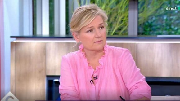 Anne-Elisabeth Lemoine sur le plateau de "C à vous", mercredi 19 mars 2020