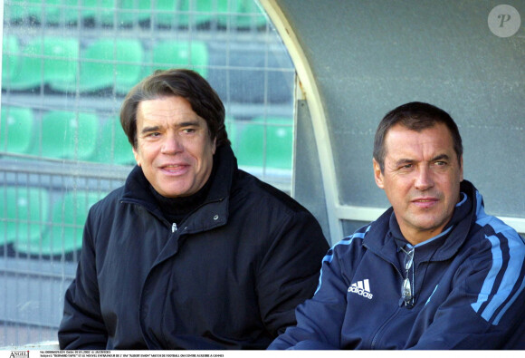 Bernard Tapie et l'entraîneur de l'Olympique de Marseille Albert Emon le 7 janvier 2002.