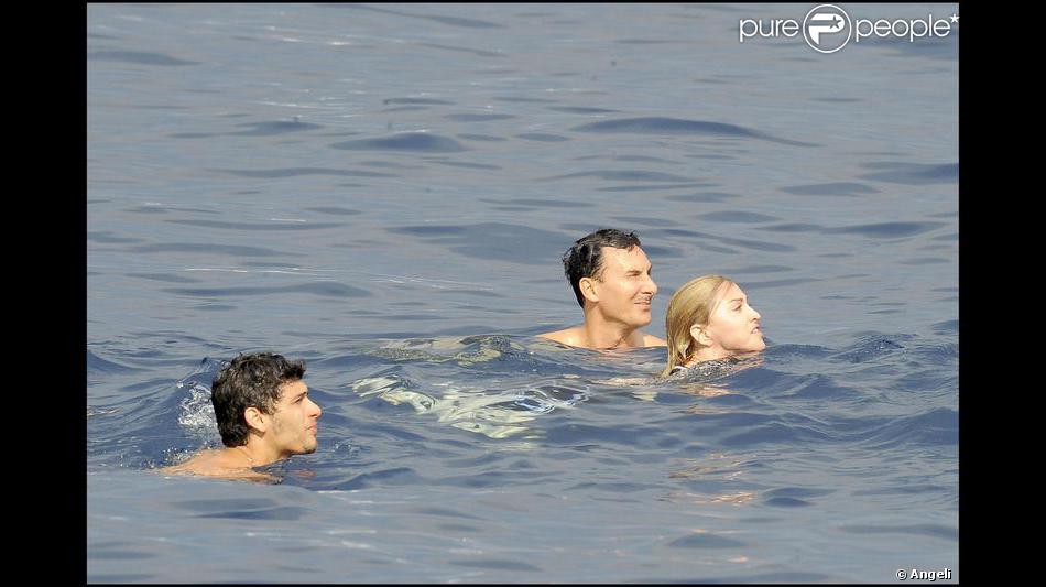 Madonna Se Met A L Eau Mais Sans Maillot De Bain Purepeople