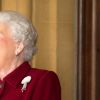 Info du 21 mars 2020 - Un employé de Buckingham Palace testé positif au Coronavirus alors que la reine était toujours à Londres La reine Elisabeth II d'Angleterre et le prince Philip, duc d'Edimbourg, saluent le président irlandais, Michael D. Higgins et sa femme Sabina, lors de leur départ du château de Windsor. Le 11 avril 2014