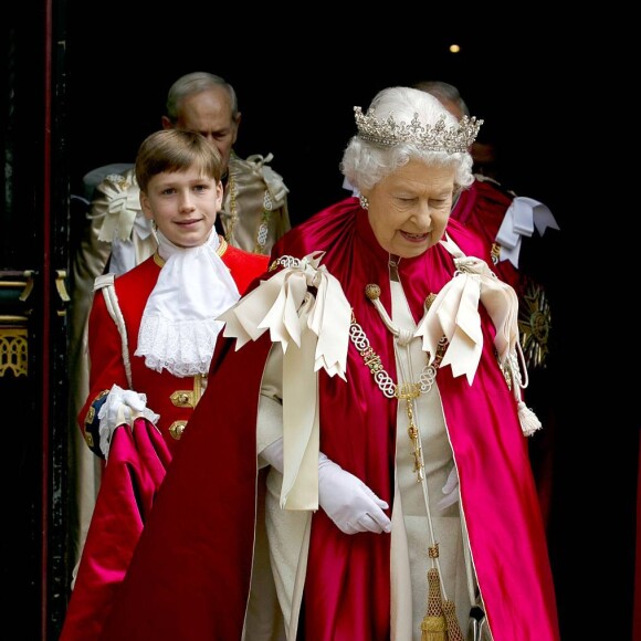 Info du 21 mars 2020 - Un employé de Buckingham Palace testé positif au Coronavirus alors que la reine était toujours à Londres La reine Elisabeth II d'Angleterre et le prince Charles d'Angleterre arrivent à l'abbaye de Westminster pour assister à l'office "The Order of the Bath" à Londres. Le 9 mai 2014