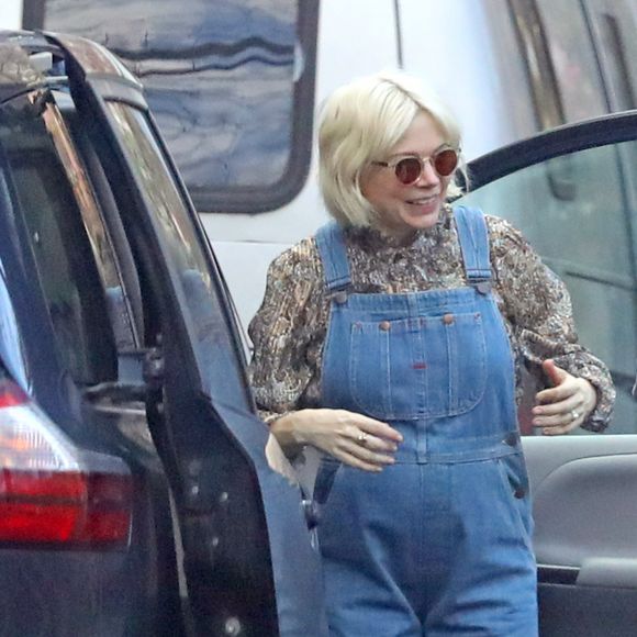 Exclusif - Michelle Williams (enceinte) et son compagnon Thomas Kail à New York, le 14 mars 2020.