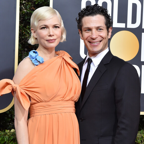 Michelle Williams enceinte et son fiancé Thomas Kail - Photocall de la 77ème cérémonie annuelle des Golden Globe Awards au Beverly Hilton Hotel à Los Angeles, le 5 janvier 2020.