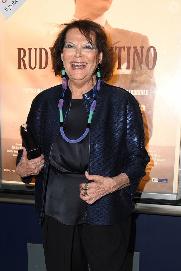 Son agent, Laurent Savry, a déclaré qu’elle laisse l’héritage d’une femme libre et inspirée.

Claudia Cardinale à la première de "Rudy Valentino" à Rome, le 23 mai 2018.
Bestimage