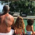 Amel Bent en vacances avec sa famille (Juillet 2019).