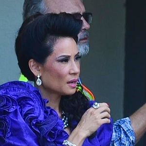 Lucy Liu sur le tournage de la série CBS "Why Women Kill" à Los Angeles, le 30 juillet 2019.