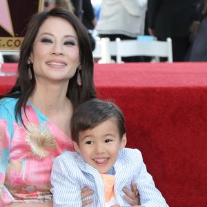 Lucy Liu et son fils Rockwell Lloyd - Lucy Liu reçoit son étoile sur le Walk Of Fame dans le quartier de Hollywood à Los Angeles. Le 1er mai 2019.