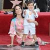 Lucy Liu et son fils Rockwell Lloyd - Lucy Liu reçoit son étoile sur le Walk Of Fame dans le quartier de Hollywood à Los Angeles. Le 1er mai 2019.