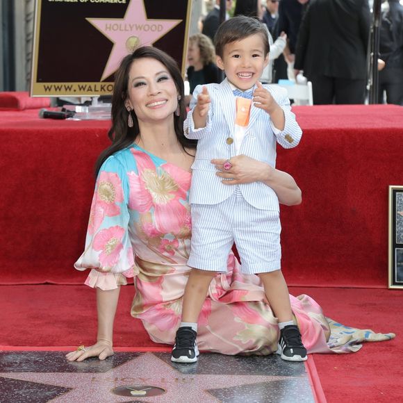 Lucy Liu et son fils Rockwell Lloyd - Lucy Liu reçoit son étoile sur le Walk Of Fame dans le quartier de Hollywood à Los Angeles. Le 1er mai 2019.
