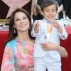 Lucy Liu et son fils Rockwell Lloyd - Lucy Liu reçoit son étoile sur le Walk Of Fame dans le quartier de Hollywood à Los Angeles. Le 1er mai 2019.