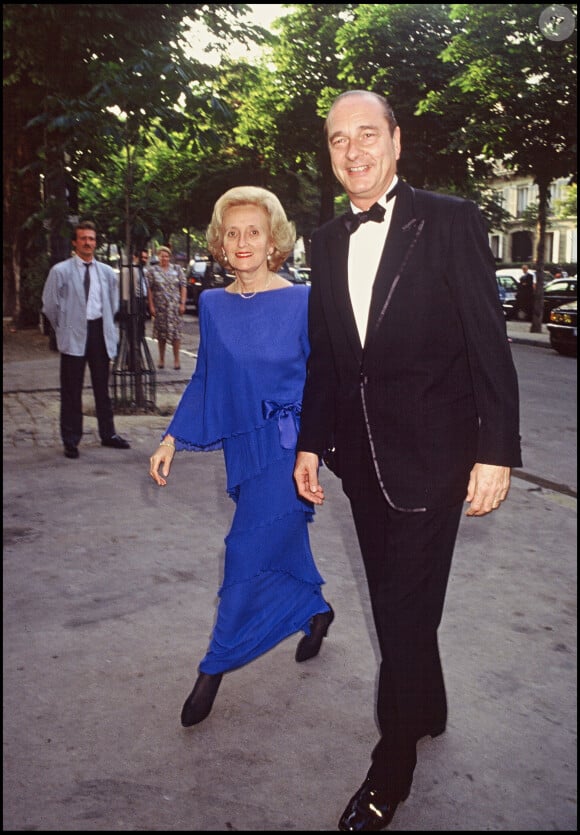 Archives - Jacques Chirac et son épouse Bernadette arrivent au restaurant Laurent pour le dîner donné en l'honneur du président américain Ronald Reagan. Paris. Le 15 juin 1989
