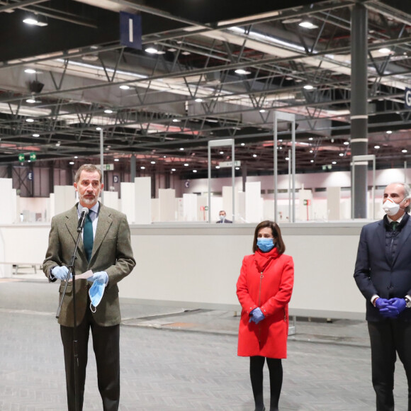 Le roi Felipe VI et la reine Letizia d'Espagne ont visité le 26 mars 2020 un hôpital de campagne installé au Palais des Congrès de Madrid (IFEMA) pour répondre à la crise sanitaire du coronavirus.