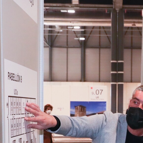 Le roi Felipe VI et la reine Letizia d'Espagne ont visité le 26 mars 2020 un hôpital de campagne installé au Palais des Congrès de Madrid (IFEMA) pour répondre à la crise sanitaire du coronavirus.