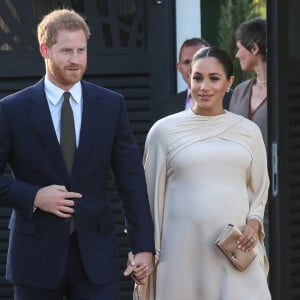 Meghan Markle à une réception organisée par l'ambassadeur britannique au Maroc, Thomas Reilly, à la résidence britannique de Rabat, le 24 février 2019. Sa robe sur-mesure signée Dior est estimée à plus de 102 000 euros.