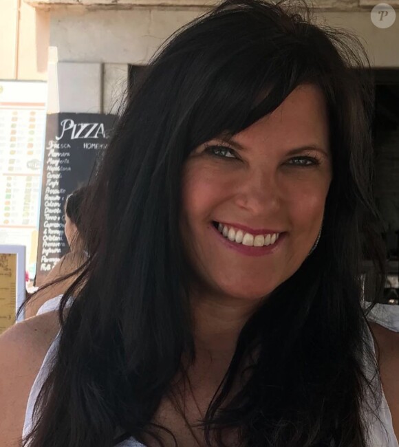 Samantha Fox déclare sa flamme à Linda Olsen pour la Saint-Valentin. Le 14 février 2020.
