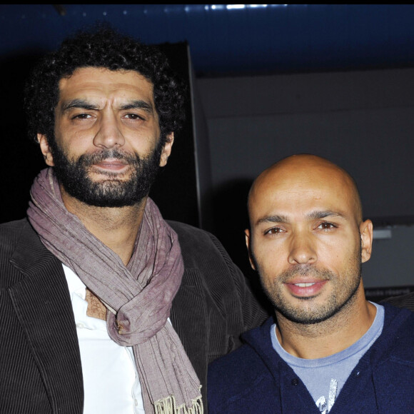 Ramzy Bedia, Eric Judor pour le deuxième tableau de "Beaubourg, la dernière major" à Paris. 6 novembre 2010.