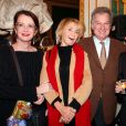 Dominique Lavanant, Marie-Anne Chazel, Yves Rousset-Rouart et Michel Blanc - Michel Blanc reçoit le prix Henri Jeanson pour l'ensemble de son oeuvre. Le 9 décembre 2002. ©Giancarlo Gorassini/ABACA