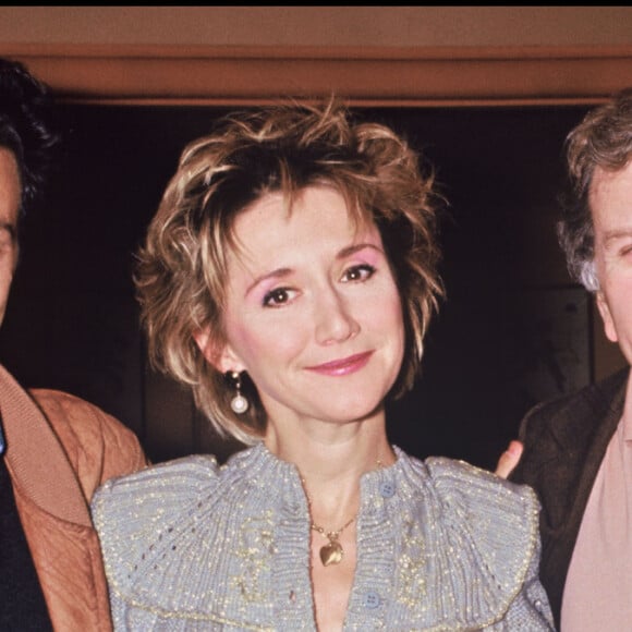 Archives - Marie-Anne Chazel, Christian Clavier et Pierre Mondy au théâtre de la Michaudière. Paris. Le 25 octobre 1986.