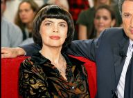 Mireille Mathieu : Sa coupe au bol entre de bonnes mains pendant le confinement