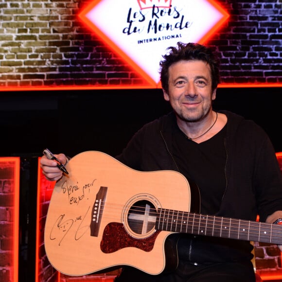Exclusif - Patrick Bruel - 8ème gala de l'association "Les Rois du Monde" avec un plateau d'artistes et une vente aux enchères au profit des enfants défavorisés, orphelins et hospitalisés, suivi d'une soirée dansante à la Salle Wagram à Paris, le 2 mars 2020. Le lancement de la traditionnelle vente caritative d'oeuvres d'artistes contemporains les plus prisés du moment a été bousculé avec la mise aux enchères spontanée de la guitare de Patrick Bruel, faisant s'envoler les dons. La suite de la vente s'est déroulée dans une ambiance électrique, avec pour commissaire-priseur C. Hanouna, soutien de la première heure des Rois du Monde. Enfin, l'association a annoncé hier soir son implication de plus en plus forte à l'international, les actions à venir pour l'année 2020, et la sortie du livre de la présidente Stéphanie Robert : "Solide et solidaire. Les Rois du Monde s'engagent aujourd'hui d'avantage à l'international et oeuvrent en faveur du financement de programmes locaux axés sur l'éducation, la santé, l'alimentation, le développement durable et les droits des enfants. Une ambition toujours plus forte pour l'association qui se mobilise chaque jour, grâce aux dons et à ses partenaires, mécènes et personnalités, pour rendre meilleure la vie des enfants défavorisés. © Cyril Moreau-Rachid Bellak/Bestimage