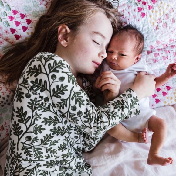 Eliza et Lucinda, les filles de Caterina Scorsone sur Instagram. Le 31 décembre 2019.