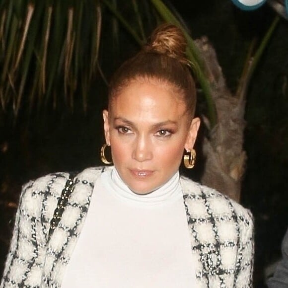 Jennifer Lopez, et son fiancé Alex Rodriguez vont dîner chez San Vicente Bungalows à West Hollywood le 14 mars 2020.