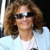 Jennifer Lopez va faire du shopping chez "Fendi", "YSL", "Hermès" et "Vuitton" à Miami, le 5 mars 2020.