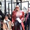 Kim Kardashian, sa fille North West, Kourtney Kardashian et sa fille Penelope Disick sortent du Café de Flore à Paris, le 2 mars 2020.