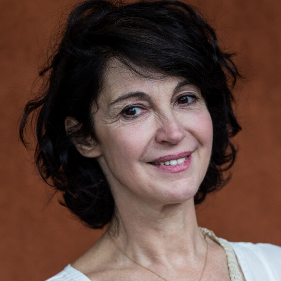 Zabou Breitman - People au village pour la finale hommes lors des internationaux de France de tennis de Roland-Garros 2019 à Paris le 9 juin 2019. © Jacovides - Moreau / Bestimage