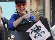 Katy Perry : la coquine veut détenir le monde ! Avec son sourire et sa sexy attitude... rien de plus facile !