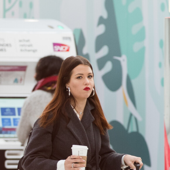 Exclusif - Marie Lopez, dite EnjoyPhoenix arrive à la gare du Nord à Paris, le 18 février 2020.