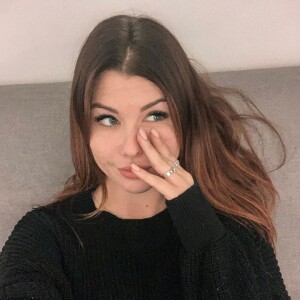 EnjoyPhoenix s'exprime sur sa relation compliquée avec les réseaux sociaux, dénonçant un monde de "paillettes", sur Instagram, le 21 novembre 2019.