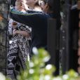 Kate Hudson fête ses 41 ans sur le thème du drive-in, pour respecter la distance sociale pendant l'épidémie de coronavirus (COVID-19). Pacific Palisades, le 19 avril 2020.