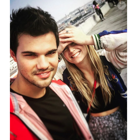 Billie Lourd et Taylor Lautner sur une photo publiée sur le compte Instagram de l'acteur le 28 décembre 2016.