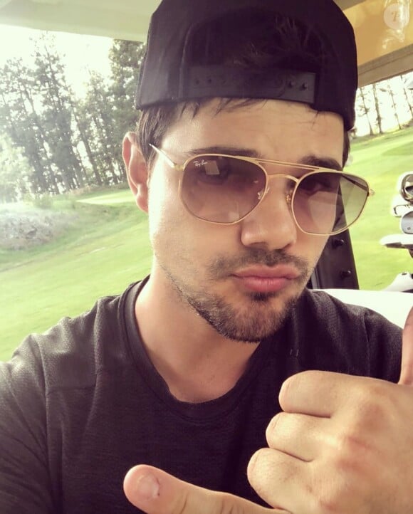 Taylor Lautner sur Instagram. Le 14 mai 2019.