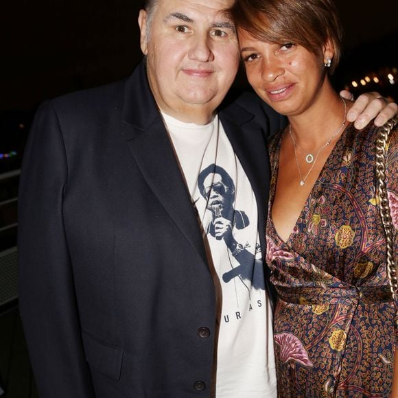 Pierre Ménès et sa femme Mélissa Acosta lors de la soirée d'inauguration du restaurant du groupe d'H.Gaouaoui et du chef N.Tarayre "Splash" au port Van Gogh, en bord de Seine à Asnières, France, le 12 septembre 2019. © Rachid Bellak/Bestimag