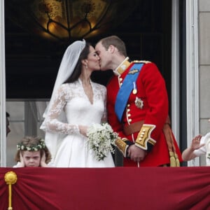 Mariage de Kate Middleton et du prince William d'Angleterre à Londres, le 29 avril 2011. Parmi leurs demoiselles d'honneur, l'adorable boudeuse Grace van Cutsem.