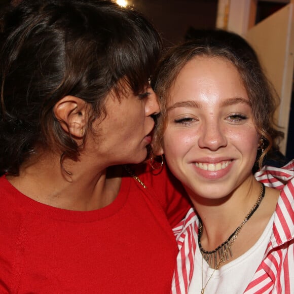 Emma de Caunes et sa fille Nina Blanc-Francard (fille de Sinclair) - Soirée "Tricolore Party" pour célébrer le 65ème anniversaire du Thermolactyl de Damart à la Maison Molière à Paris le 13 septembre 2018. © Denis Guignebourg/Bestimage