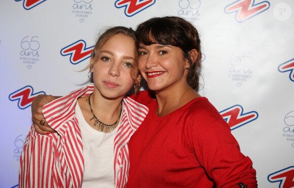 Emma de Caunes et sa fille Nina Blanc-Francard (fille de Sinclair) - Soirée "Tricolore Party" pour célébrer le 65ème anniversaire du Thermolactyl de Damart à la Maison Molière à Paris le 13 septembre 2018. © Denis Guignebourg/Bestimage