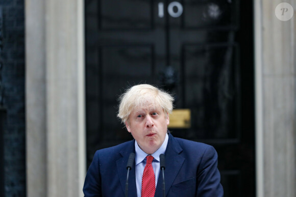 Boris Johnson fait un discours devant le 10 Downing Street pour son retour après avoir combattu le coronavirus (COVID-19) à Londres le 27 avril 2020. © Vedat Xhymshiti/ZUMA Wire / Bestimage