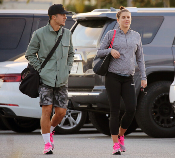 Exclusif - Alex Morgan, enceinte, et son mari Servando Carrasco, se rendent à leur cours de gym à Los Angeles, le 8 janvier 2020.