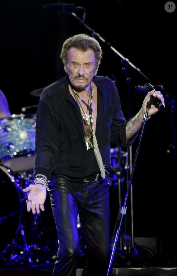 Exclusif - Johnny Hallyday en concert au Vélodrome à Arcachon, où 8500 personnes sont venues l'acclamer. Le 19 juillet 2016 © Patrick Bernard-Thibaud Moritz / Bestimage