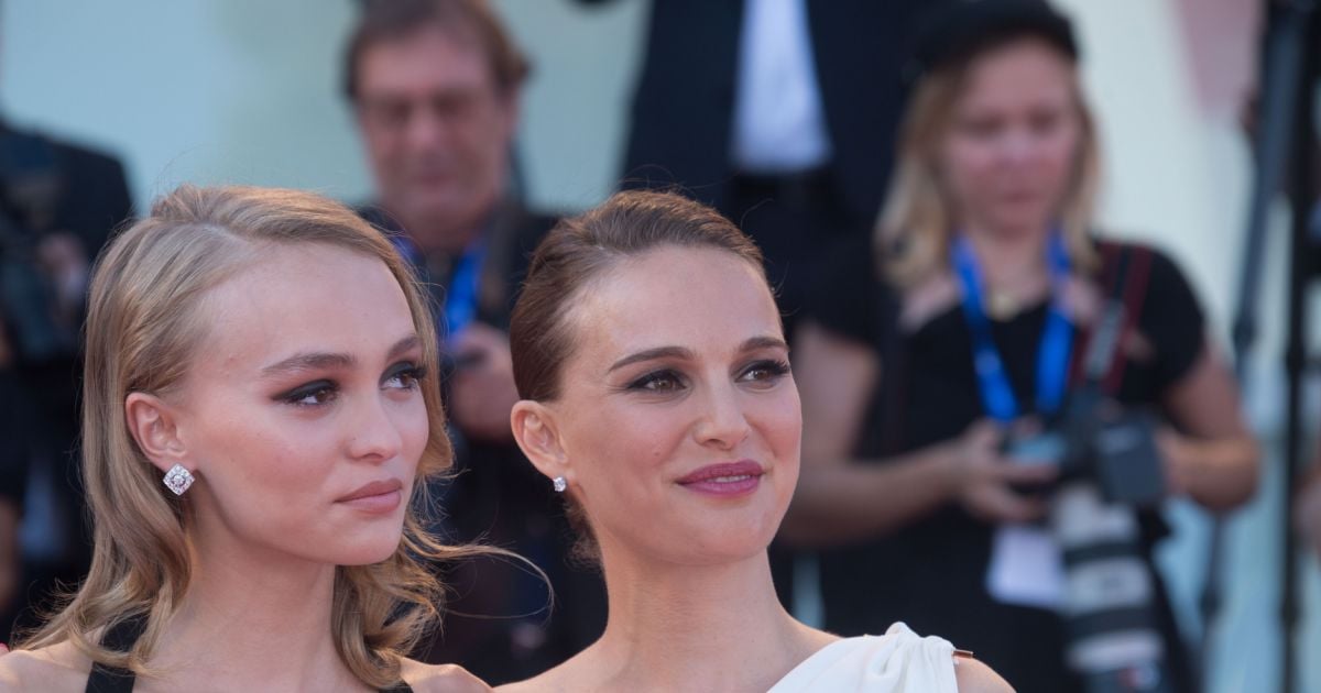 Lily Rose Depp Enceinte