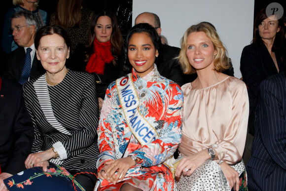 Guest, Clémence Botino (Miss France 2020) et Sylvie Tellier - Arrivées au défilé de mode prêt-à-porter automne-hiver 2020/2021 Leonard à Paris. Le 27 février 2020 © Veeren Ramsamy - Christophe Clovis / Bestimage