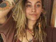 Paris Jackson confinée : elle se tatoue elle-même le pied dans sa cuisine