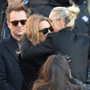 David Hallyday, Laura Smet, Laeticia Hallyday et ses filles Joy et Jade - Arrivées des personnalités en l'église de La Madeleine pour les obsèques de Johnny Hallyday à Paris le 8 decembre 2017. © Veeren/Bestimage